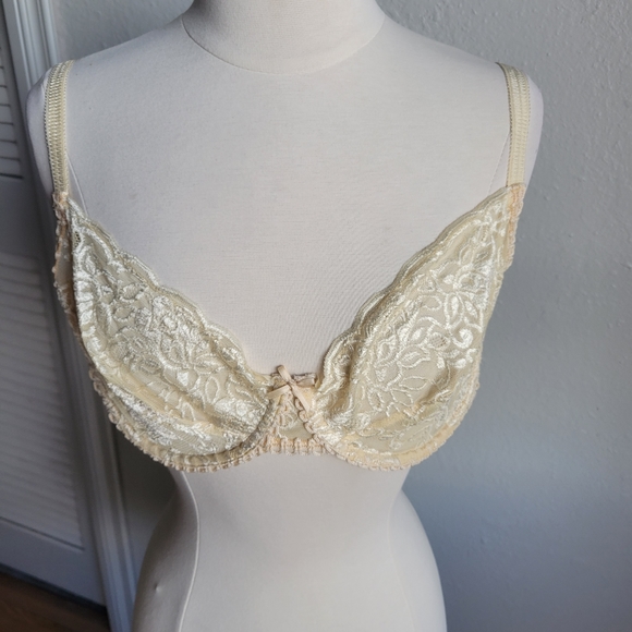 Victoria's Secret Other - Vintage Victoria's Secret Lace Bra